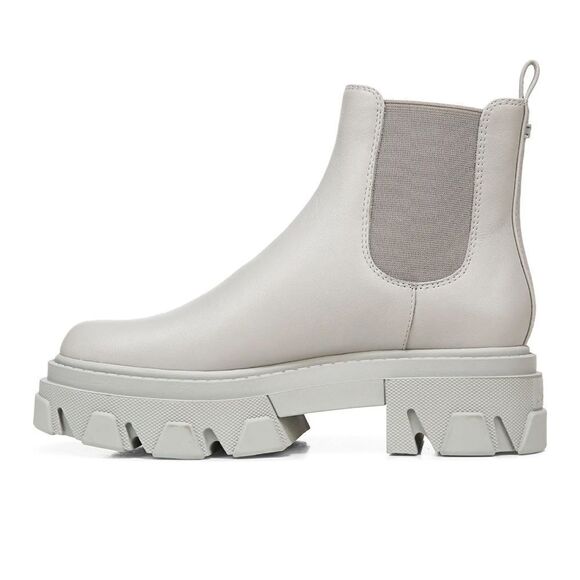 Daelyn Lug Sole Chelsea Boot - Picture 3 of 9